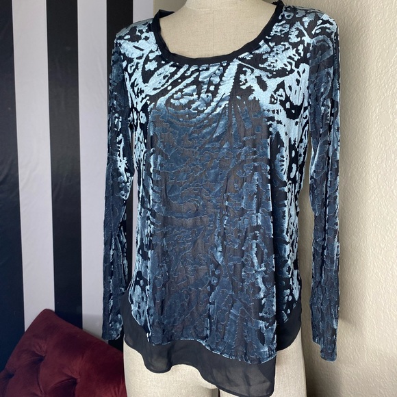 Simply Vera Wang Sheer Velvet Burnout Top - Picture 10 of 12